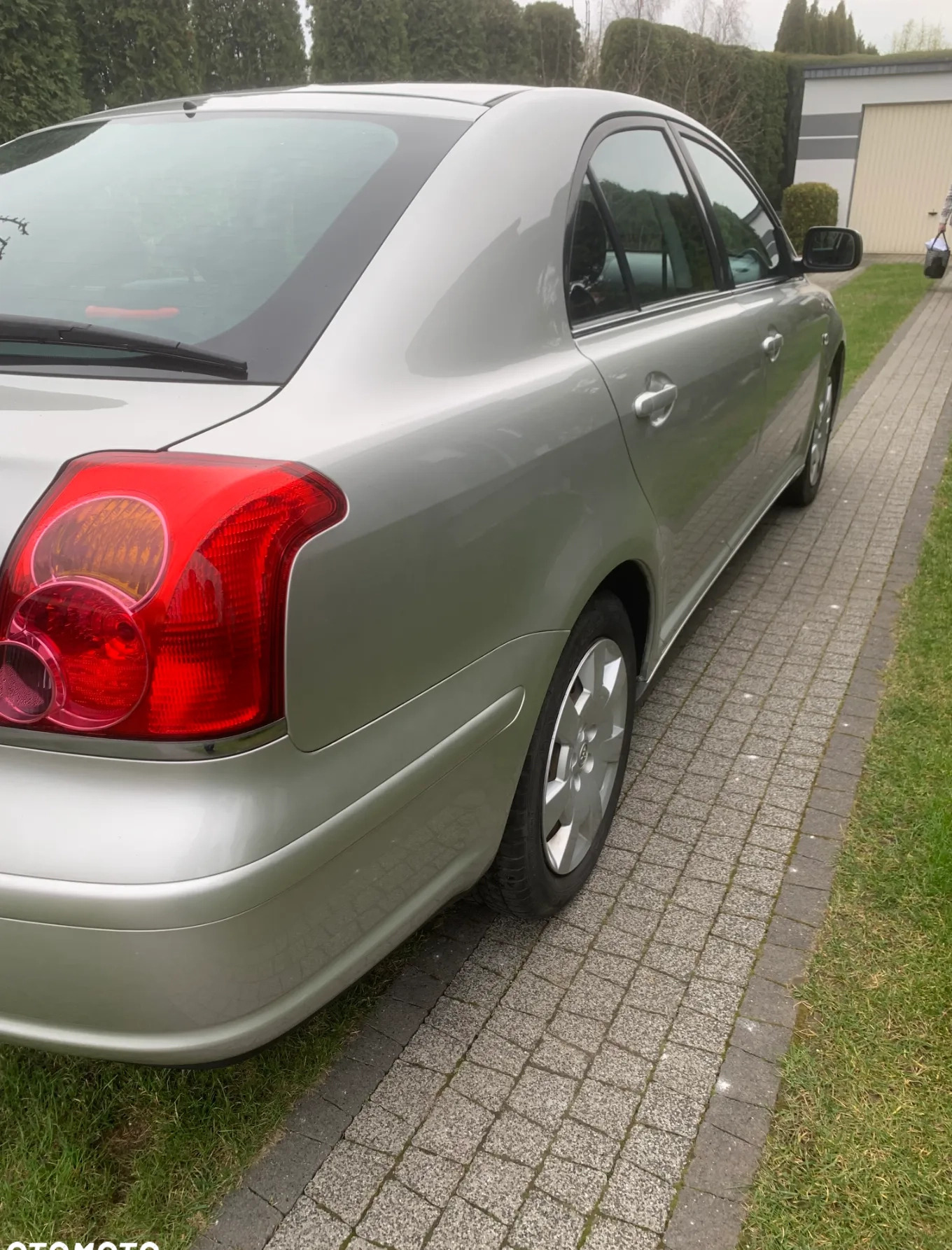 Toyota Avensis cena 15499 przebieg: 219100, rok produkcji 2004 z Kożuchów małe 562